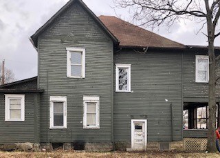 Building Photo - 447 E Silver St