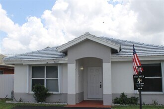 Building Photo - 18605 NW 52nd Path