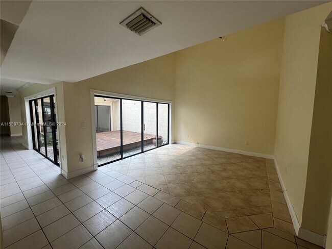 Foto del edificio - 11339 SW 74th Terrace