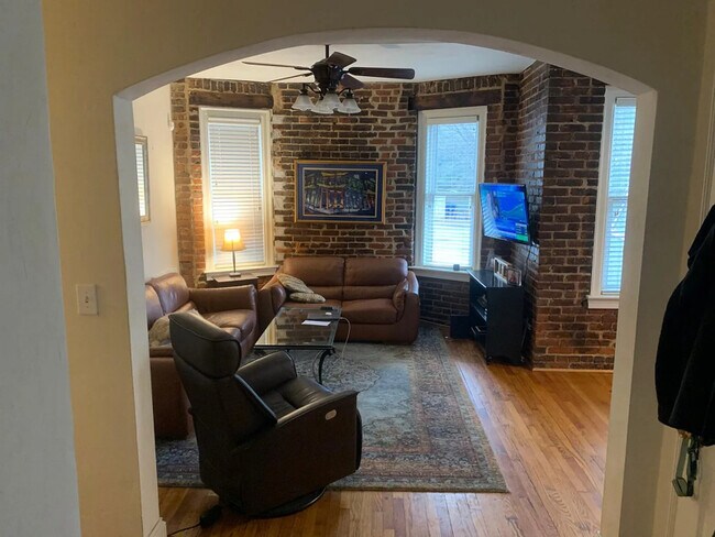 Foto del edificio - 1409 Colonial Ave