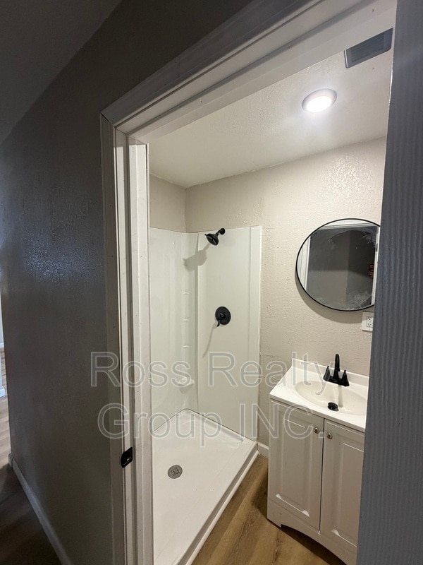 Foto del edificio - 1441 N Erie St