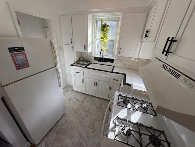 Foto del edificio - 774 Gardendale St