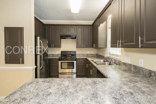 Building Photo - 101 Pickwick Dr