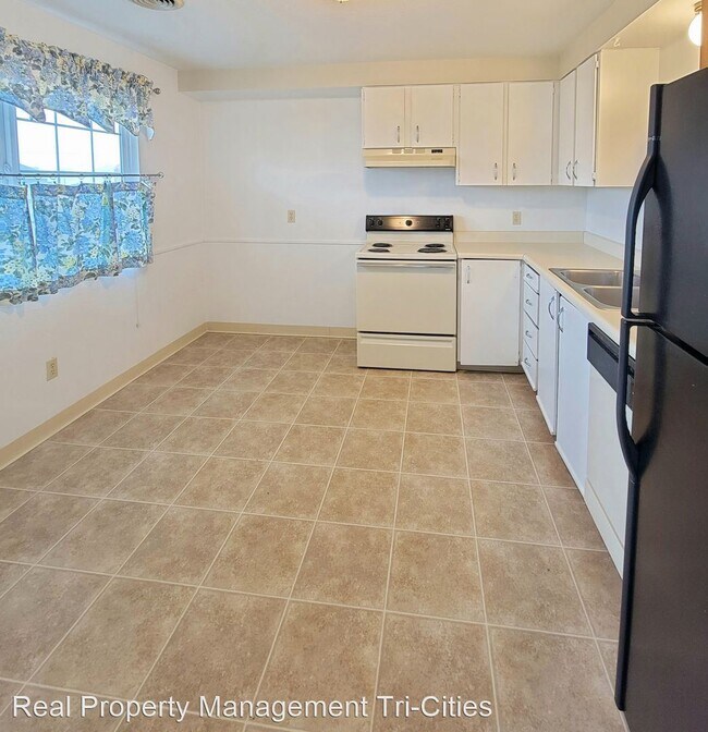 Building Photo - 3 br, 1.5 bath House - 210 B Mckinley