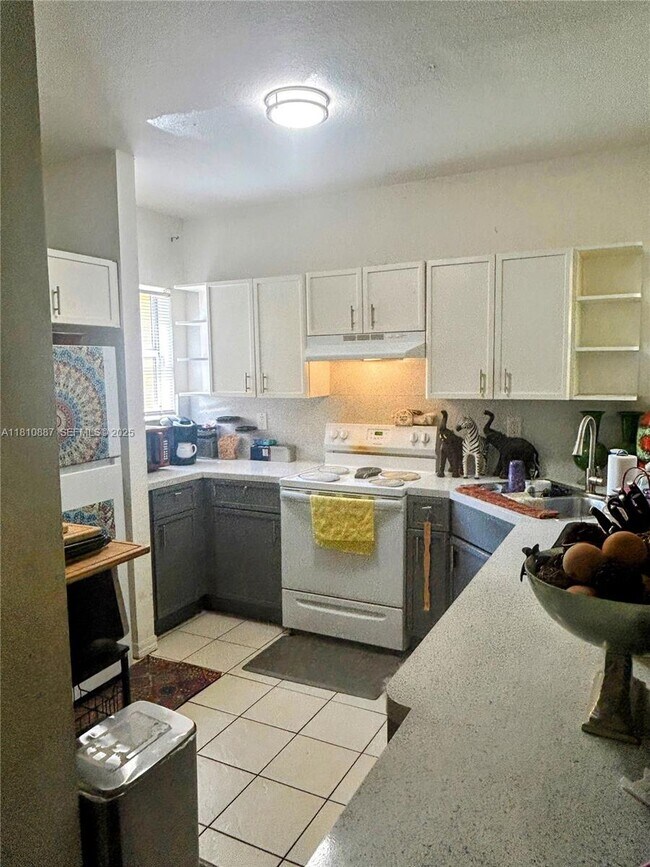 Foto del edificio - 972 SW 6th Ave