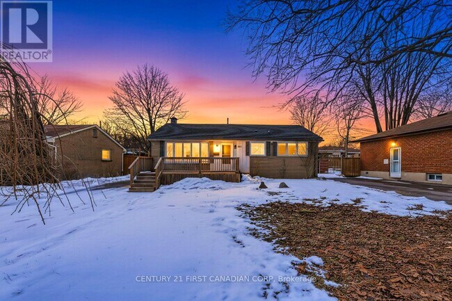 Building Photo - 174 Manitoulin Dr