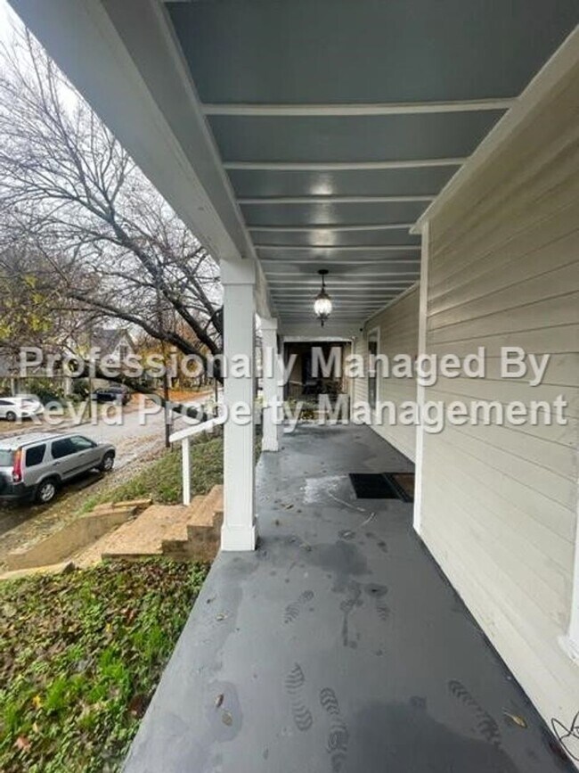 Foto del edificio - Huge Home in Cooper Young!