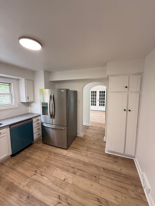 Foto del edificio - Newly Renovated 3 Bedroom in Swissvale- Spacious Single Family Home!