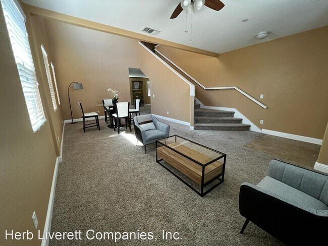 Building Photo - 3 br, 2.5 bath House - 740 Frayne Way