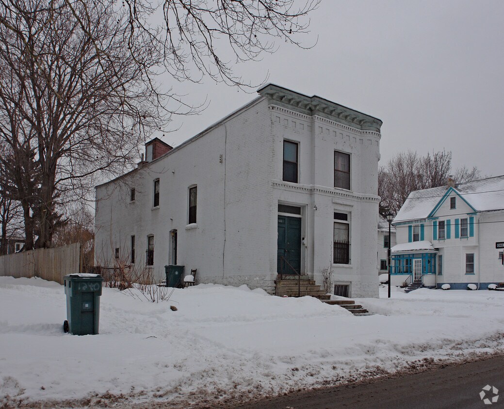 Primary Photo - 100 Harris St