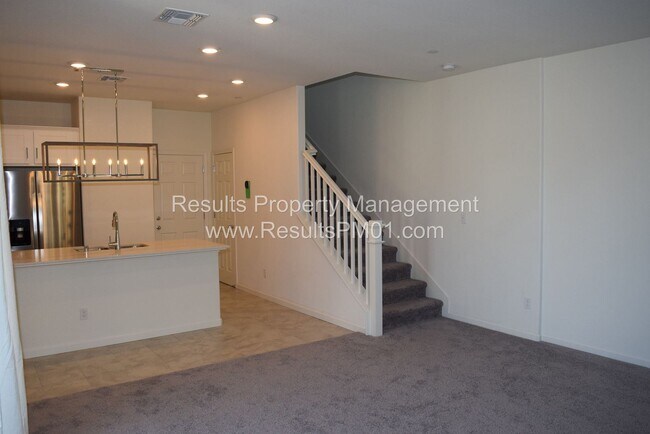 Building Photo - 3 br, 2.5 bath House - 7869 Paseo De Daly