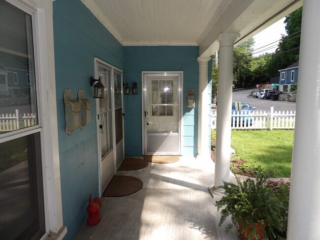 Building Photo - 604 Taylor Ave