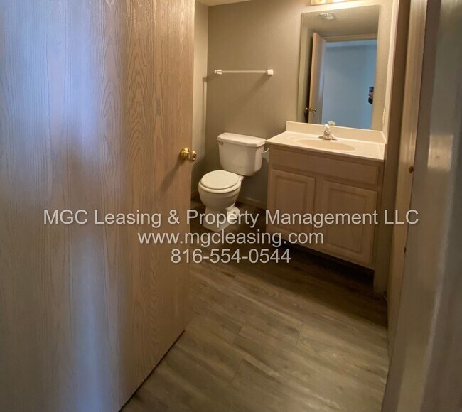 Building Photo - 908-914 Garden Way