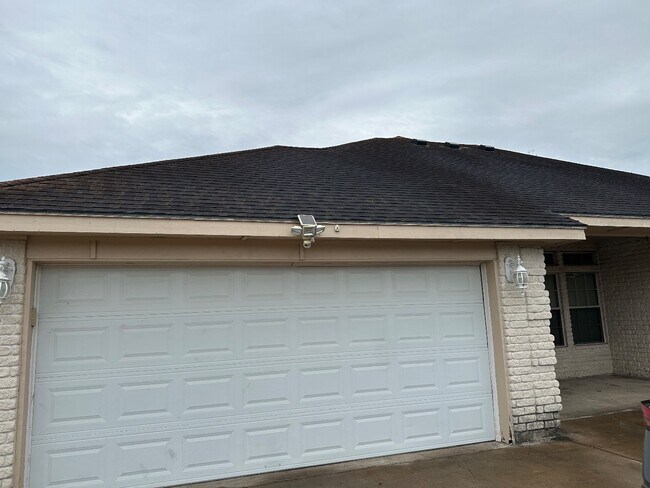 Building Photo - 4007 Zuley St