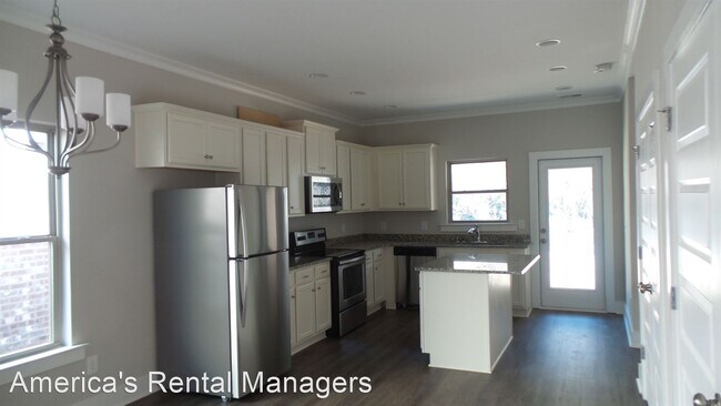 Foto del edificio - 3 br, 2 bath House - 5548 Park Side Road