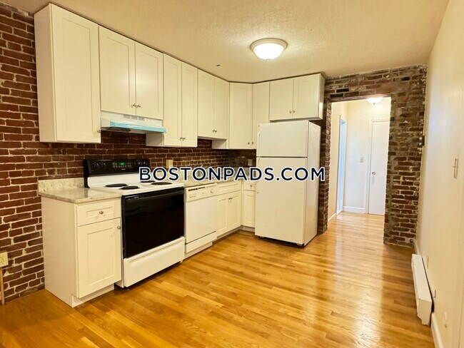 Foto del edificio - 96 Tyler St.