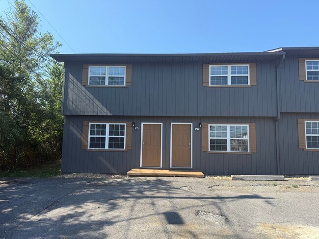 Building Photo - 2 Bedroom 1.5 Bath Apartment located in Jo...