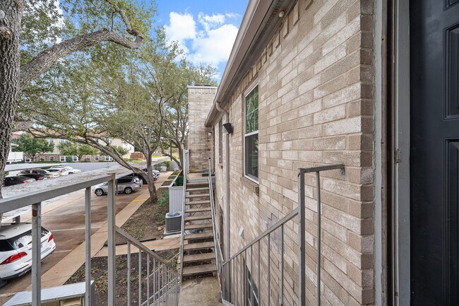 Foto del edificio - 10733 Braes Bend Dr