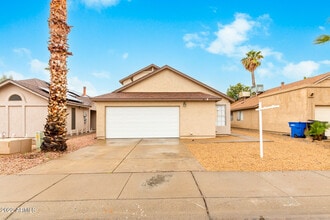 Building Photo - 509 E Rimrock Dr