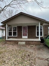Building Photo - 2043 Wilson Ave