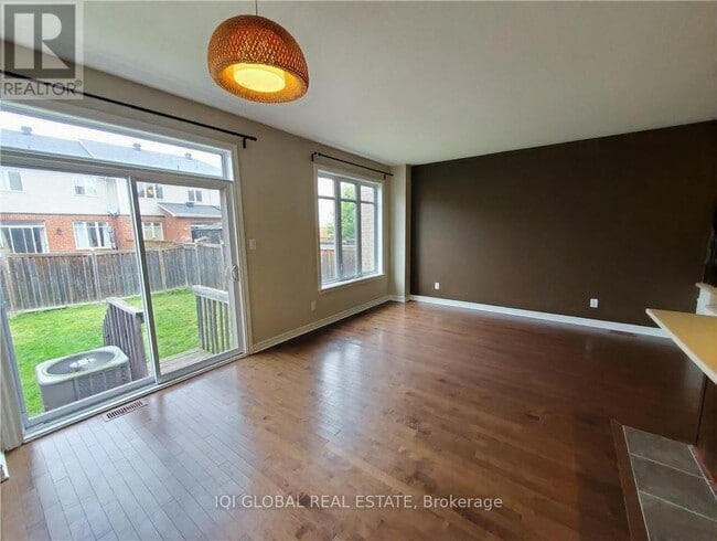 Building Photo - 211 Jersey Tea Cir