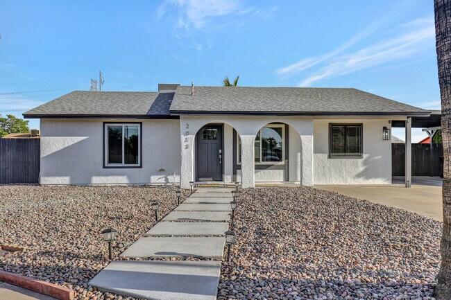 Frente de la casa - 2023 W Posada Cir