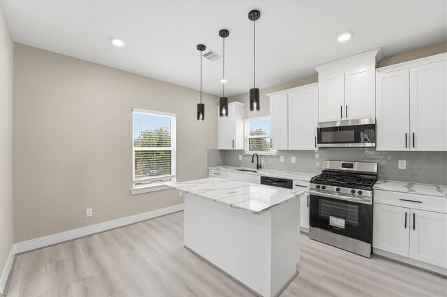 Building Photo - 3107 Grassmere St