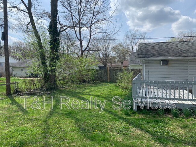 Building Photo - 5719 W 41st Pl