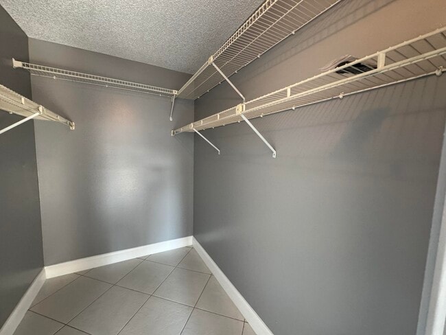 Foto del edificio - 802 Sky Pine Way