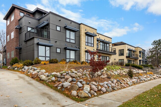 Foto del edificio - 462 W Stadium Blvd