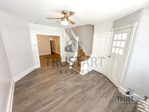 Building Photo - 217 Sulis St