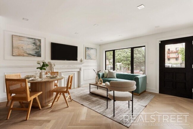 Foto del edificio - Exquisite 3 BR 3.5 BA Home with Private Pa...