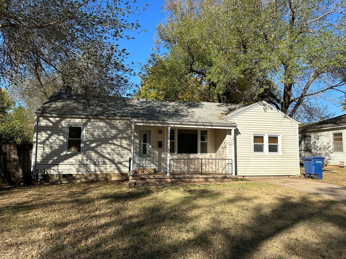 Primary Photo - 3 Bedroom, 1 Bath House