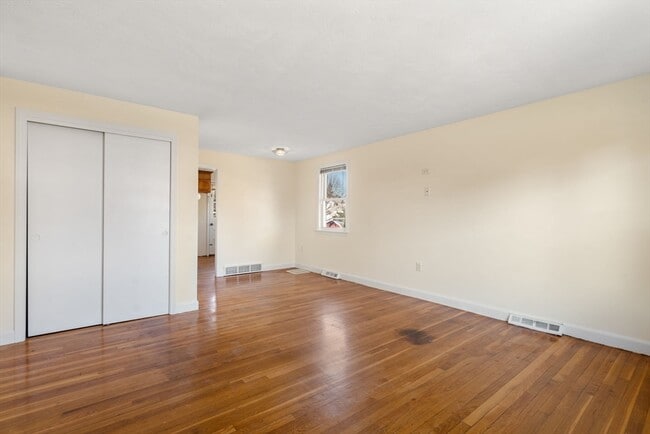 Building Photo - 19 Moreland Ave