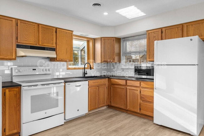 Building Photo - 1503 Wexford Ave