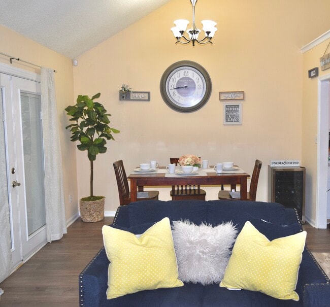 Designed dining area - 210 Alder Wood Dr
