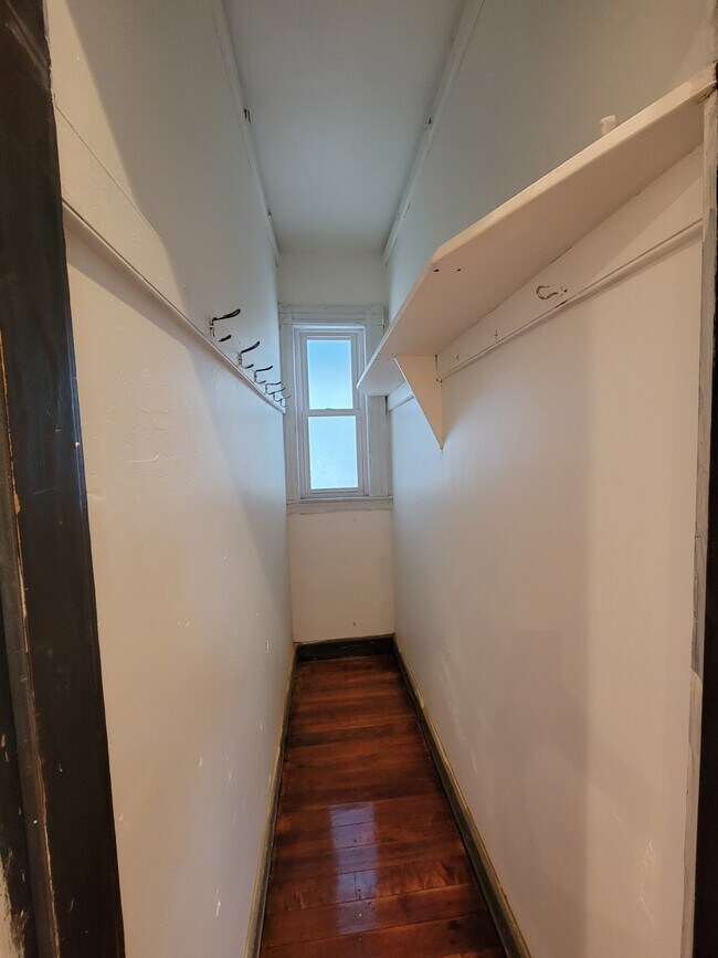 Building Photo - 32 Juliette St