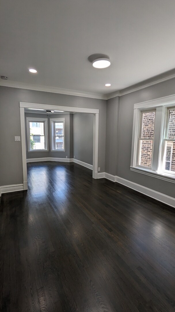 Building Photo - 2511 W Diversey Ave