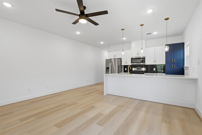 Foto del edificio - 5921 Mountwood St
