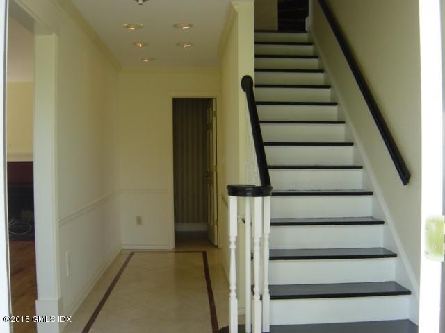 Foto del edificio - 172 Field Point Rd