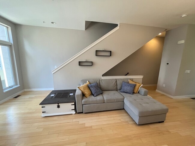 Foto del edificio - 1565 E 118th St