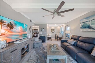 Building Photo - 330 Kon Tiki Dr