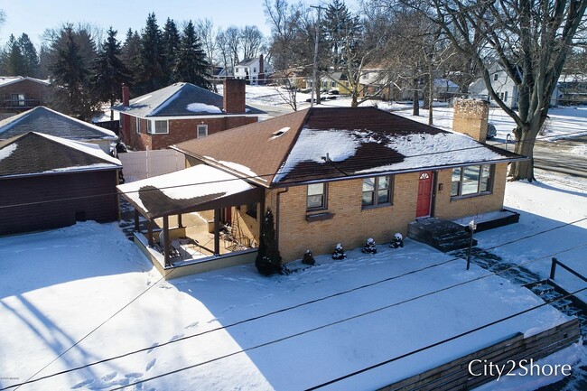 Foto del edificio - 1806 Evergreen St SE