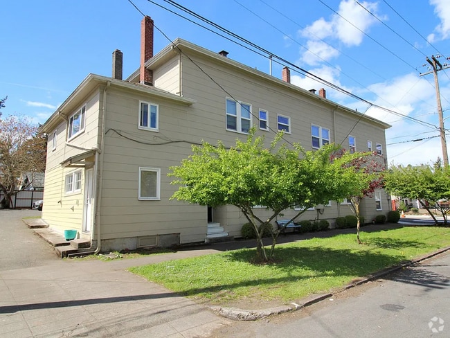 Building Photo - 7630 SE Woodstock Blvd