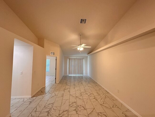 Foto del edificio - 528 SE 4th Terrace