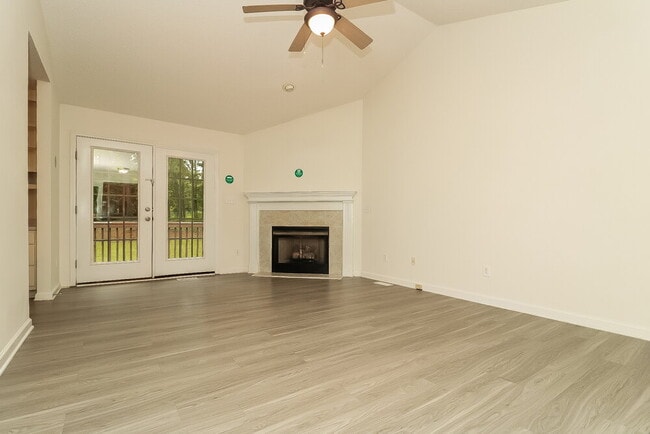 Building Photo - 6728 Oviedo Dr