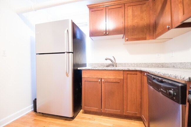 Building Photo - 313 Summit Ave