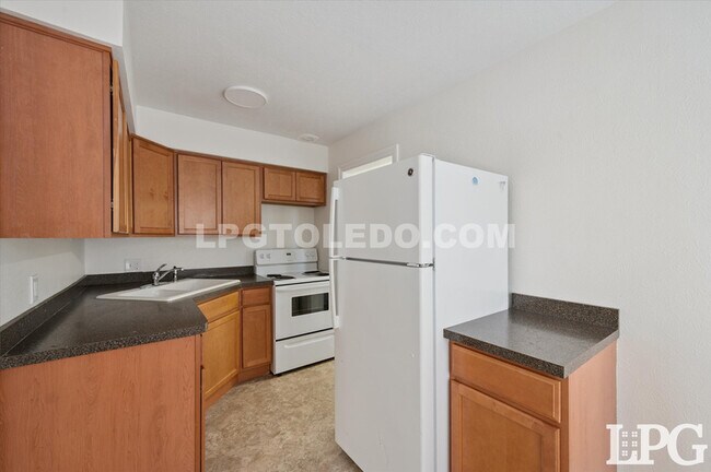Foto del edificio - 3430 Douglas Rd