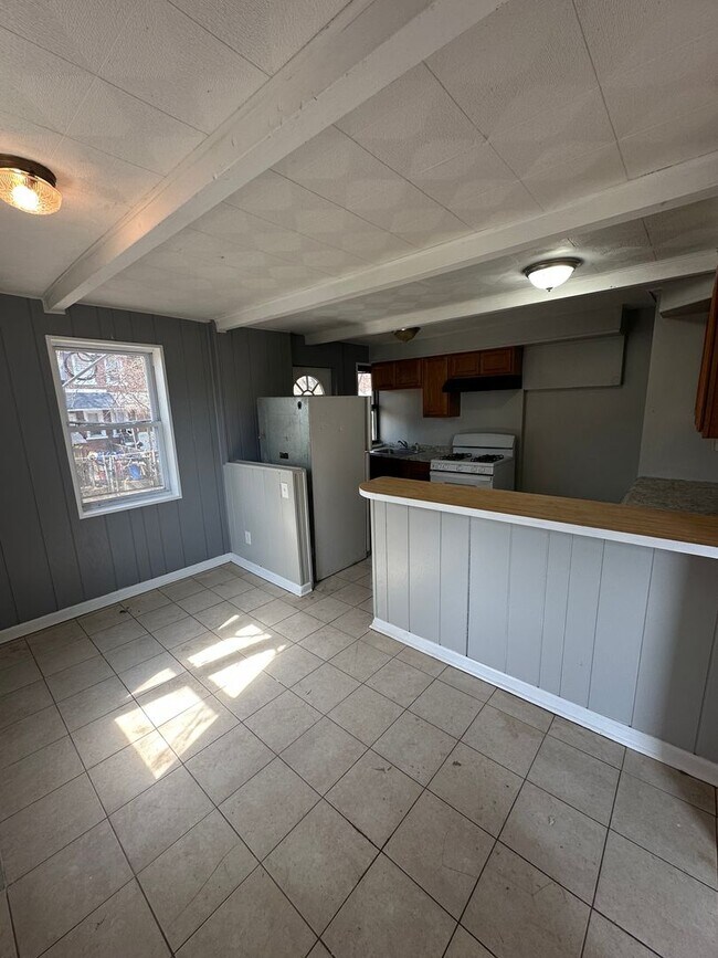 Foto del edificio - 2 Bed, 1 Bath for rent!