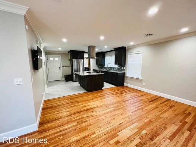 Building Photo - 2 br, 2 bath House - 524 NW 51st St.
